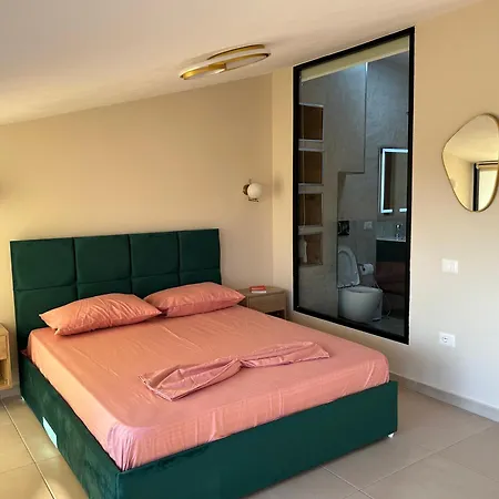 The Loft Life Apartament Golem (Tirana)